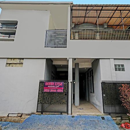 Lebakwangi Oyo Life 91592 Aaliya Guest House Syariah מראה חיצוני תמונה