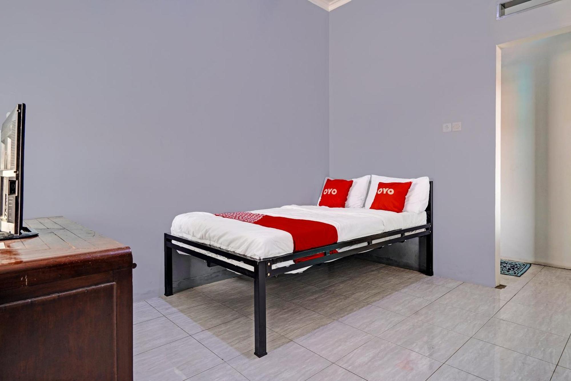 Lebakwangi Oyo Life 91592 Aaliya Guest House Syariah מראה חיצוני תמונה