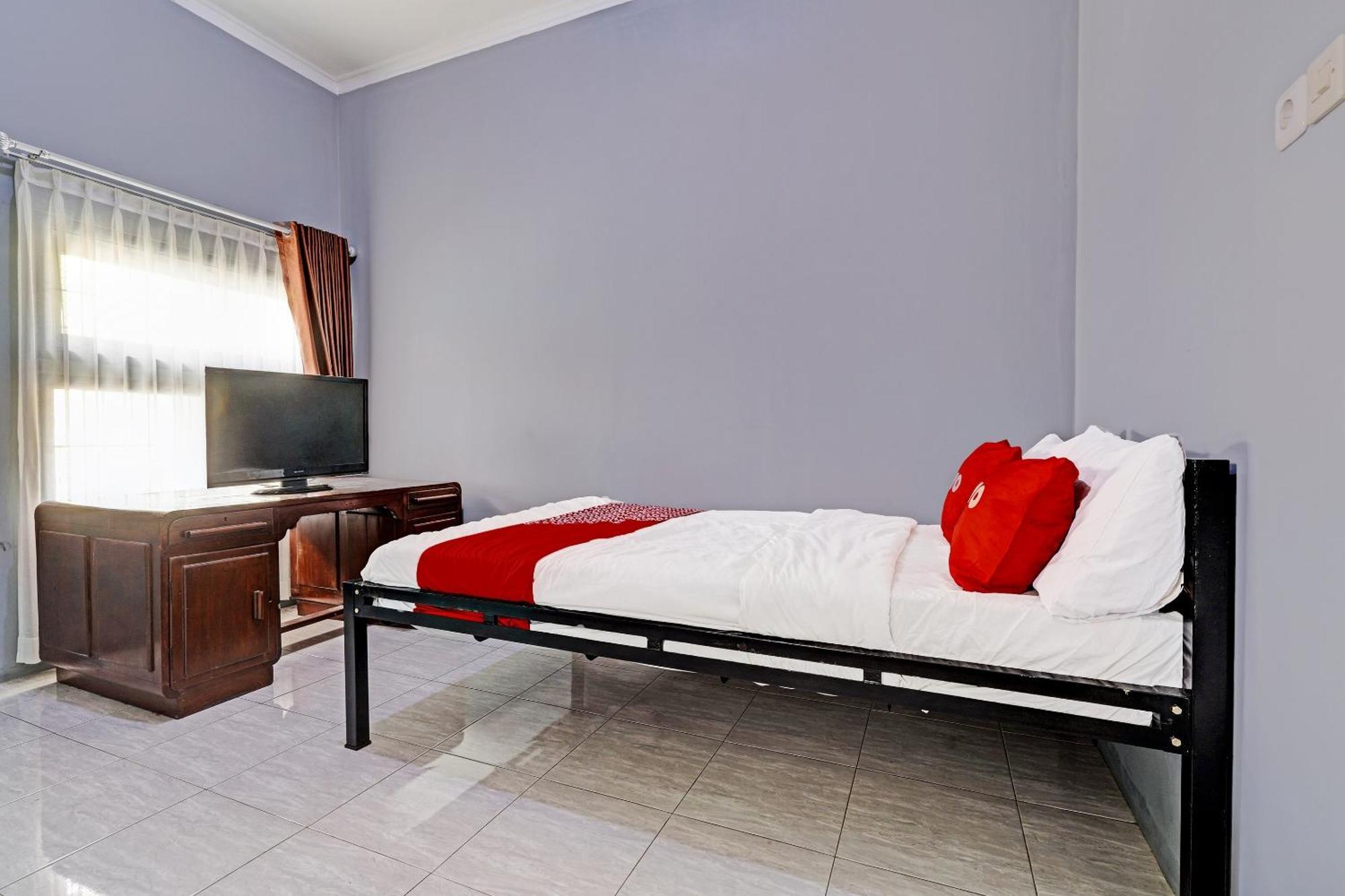 Lebakwangi Oyo Life 91592 Aaliya Guest House Syariah מראה חיצוני תמונה