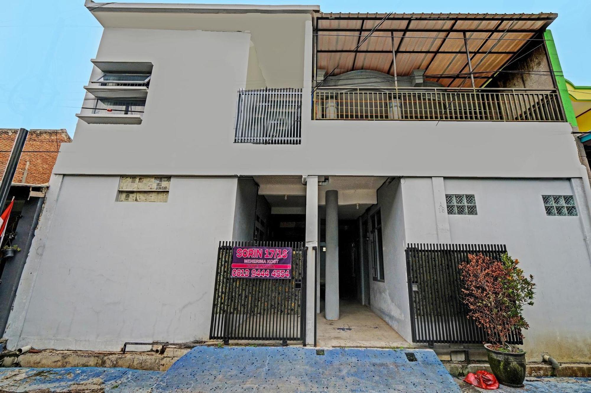 Lebakwangi Oyo Life 91592 Aaliya Guest House Syariah מראה חיצוני תמונה
