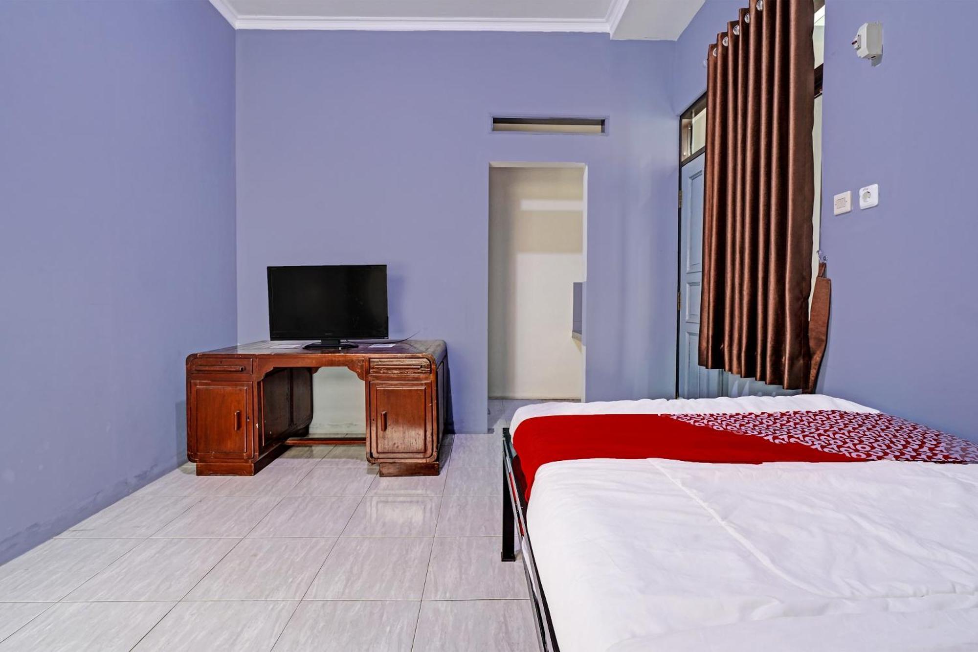Lebakwangi Oyo Life 91592 Aaliya Guest House Syariah מראה חיצוני תמונה
