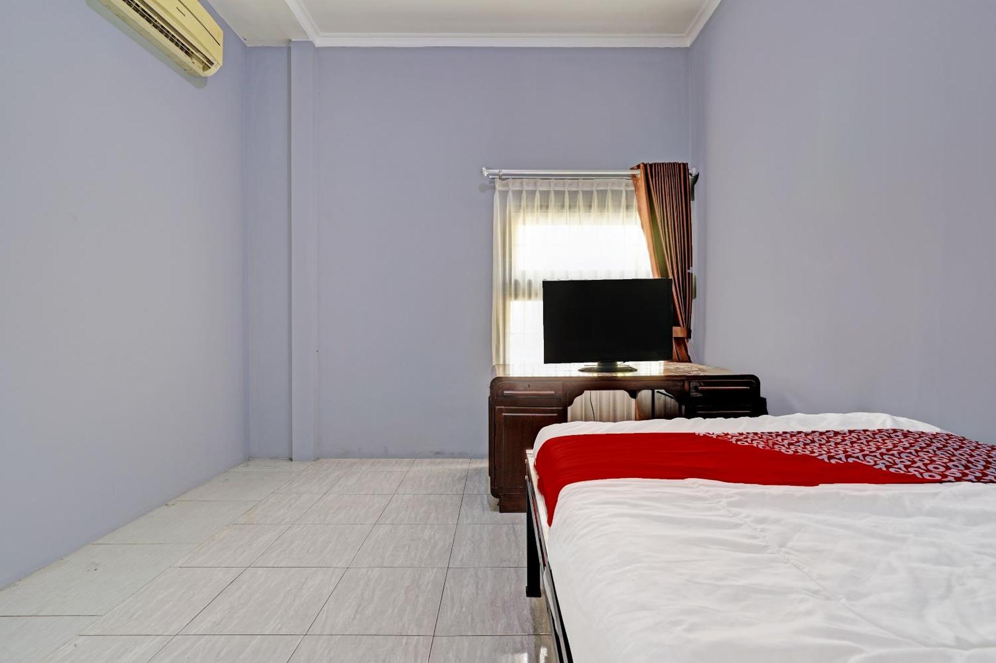 Lebakwangi Oyo Life 91592 Aaliya Guest House Syariah מראה חיצוני תמונה